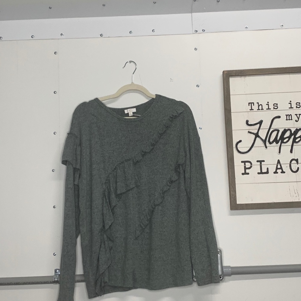 Long Sleeve shirt with ruffles